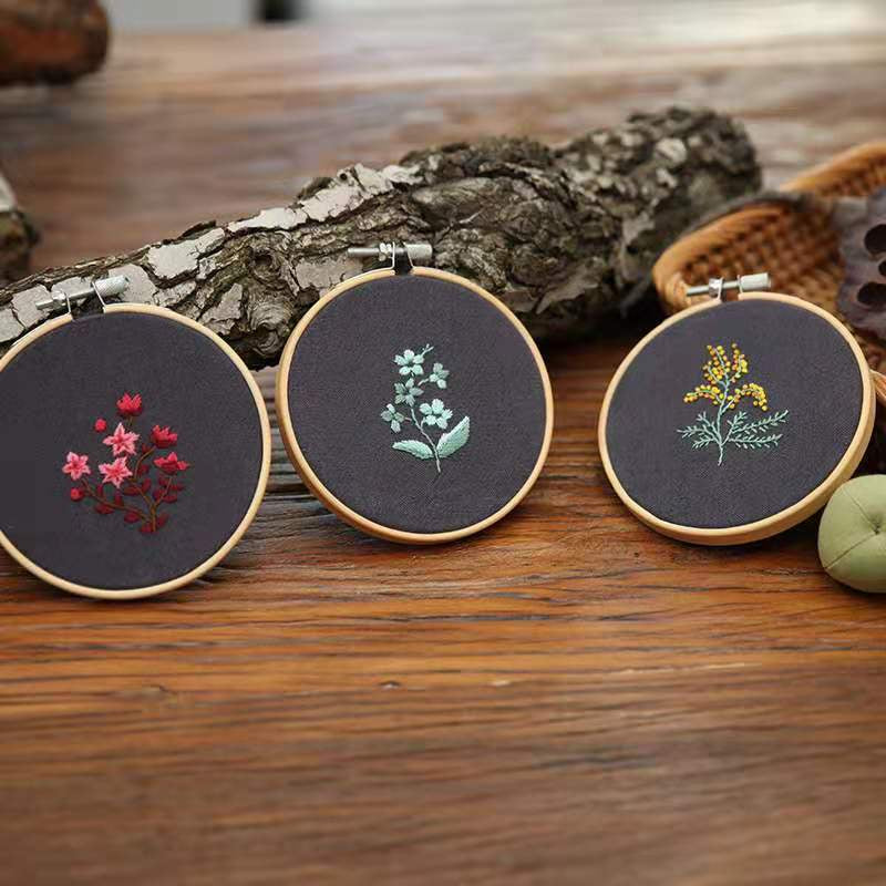 NEW ARRIVAL - Embroidery Kit- Needlework for Beginner- Cross Stitch set/ DIY手工刺绣材料包- 新款刺绣- 绣花套件