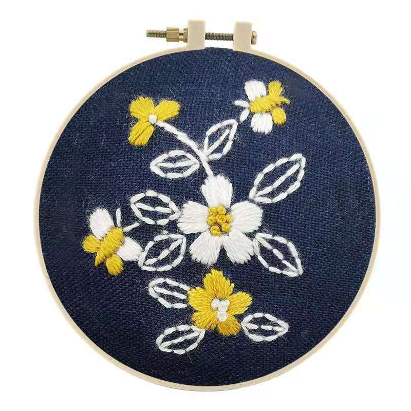 NEW ARRIVAL - Embroidery Kit- Needlework for Beginner- Cross Stitch set/ DIY手工刺绣材料包- 新款刺绣- 绣花套件