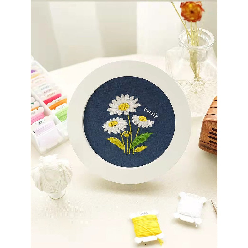Embroidery Kit- Needlework for Beginner- Cross Stitch set/ DIY手工刺绣材料包- 初学者绣花套件小款