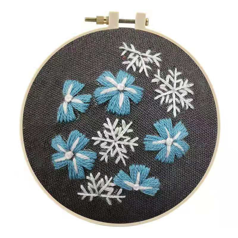 NEW ARRIVAL - Embroidery Kit- Needlework for Beginner- Cross Stitch set/ DIY手工刺绣材料包- 新款刺绣- 绣花套件