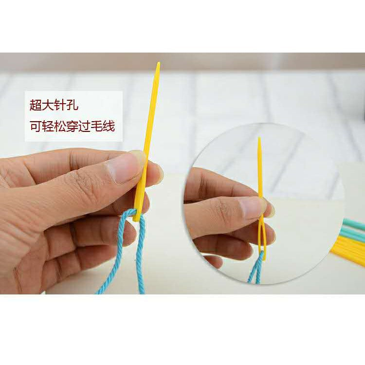 Plastic Needle/ Jarum Jahit Plastic- 6 pcs per pack- 7cm, 9 cm (SH)
