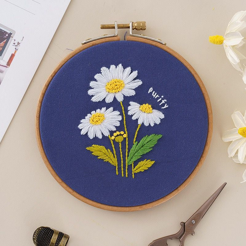 Embroidery Kit- Needlework for Beginner- Cross Stitch set/ DIY手工刺绣材料包- 初学者绣花套件小款