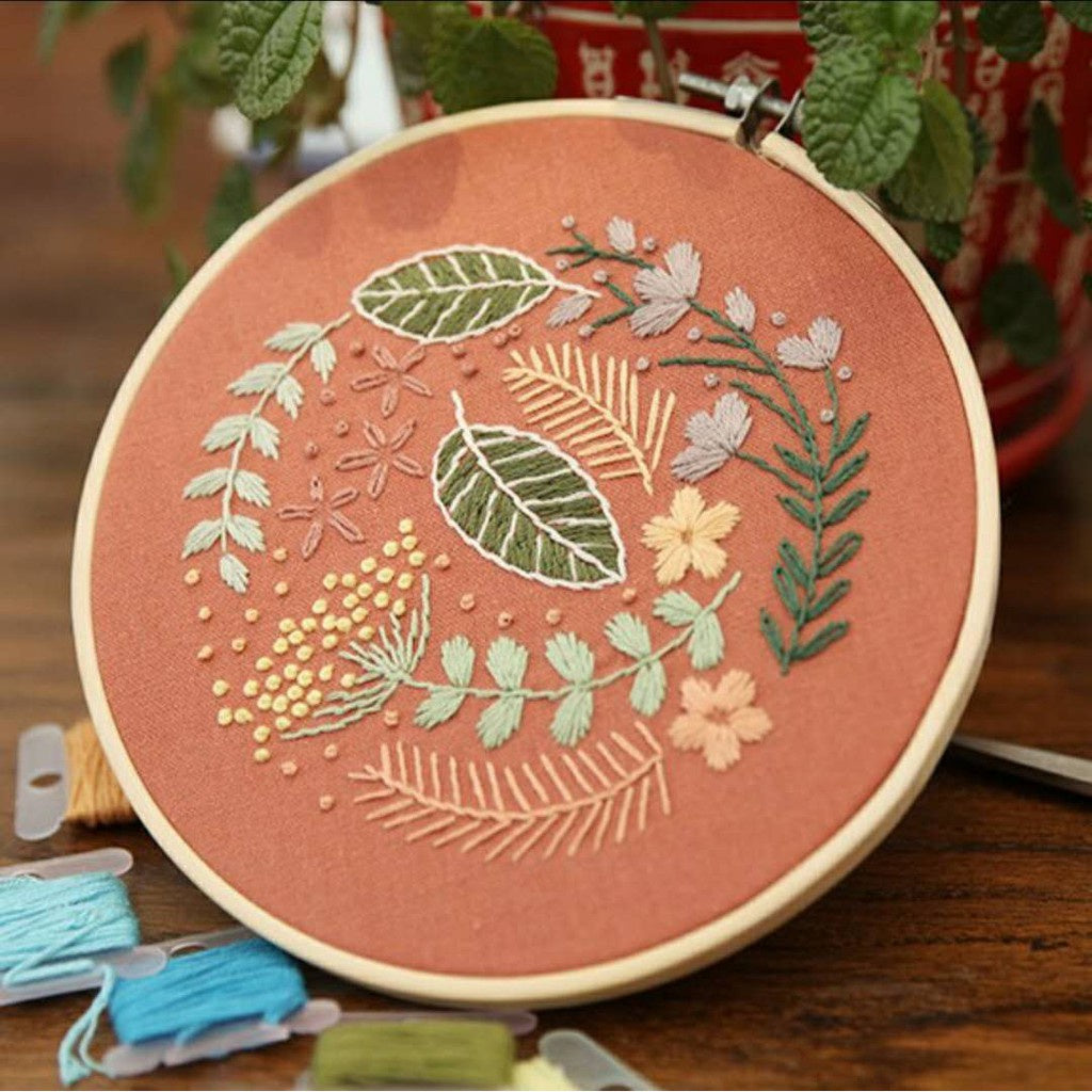 Embroidery Kit- Needlework for Beginner- Cross Stitch set/ DIY手工刺绣材料包- 复古式初学者绣花套件