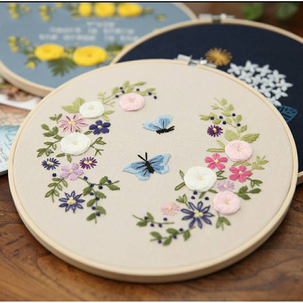 Embroidery Kit- Needlework for Beginner- Cross Stitch set/ DIY手工刺绣材料包- 复古式初学者绣花套件
