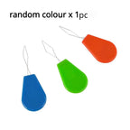 Plastic Needle Threader Color Plastic Needle Threader/ Pemasang Jarum / Alat masukkan Benang / Needle inserter