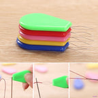 Plastic Needle Threader Color Plastic Needle Threader/ Pemasang Jarum / Alat masukkan Benang / Needle inserter