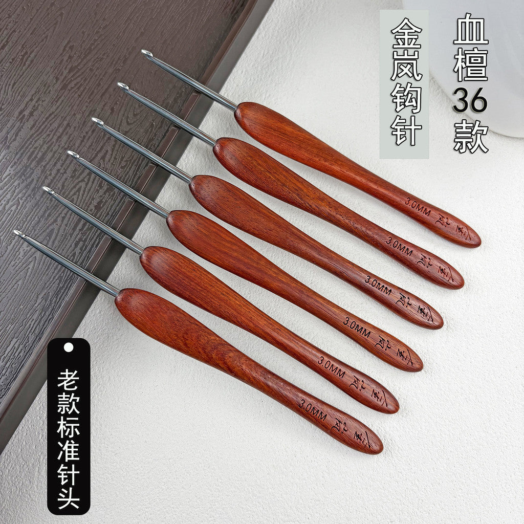 Premium Rosewood Crochet Hook – Non-Slip Crochet Tools Kit | Jarum Kait Berkualiti 金岚红檀木钩针